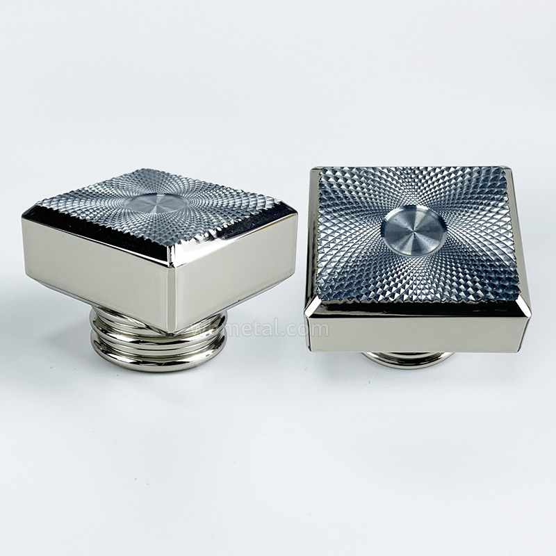 A Square Aluminum Alloy Perfume Cap with Concave-Convex Rhombic Textures Scattered Like Feathers on the Top