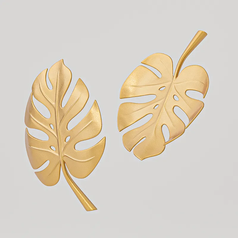 Zinc Alloy Die-Cast Monstera Leaf Decorative Piece for Modern Metal Wall Home Decor Accent