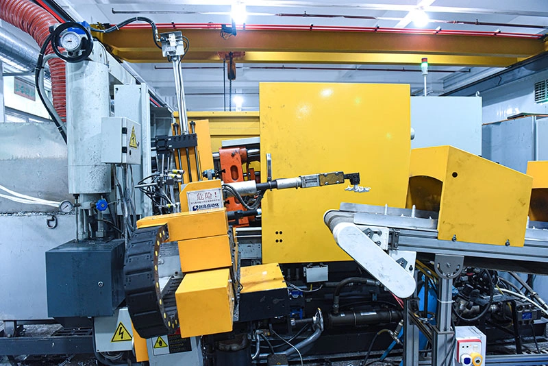  Zinc Alloy Perfume Cap Die Casting Workshop and Equipment